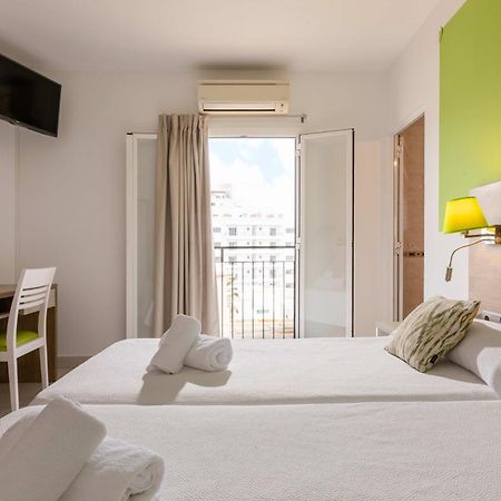 Hostal Mari San Antonio  Ngoại thất bức ảnh