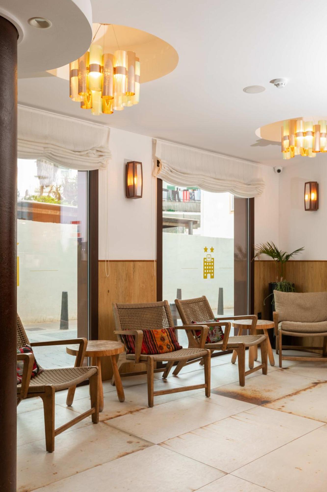 Hostal Mari San Antonio  Ngoại thất bức ảnh