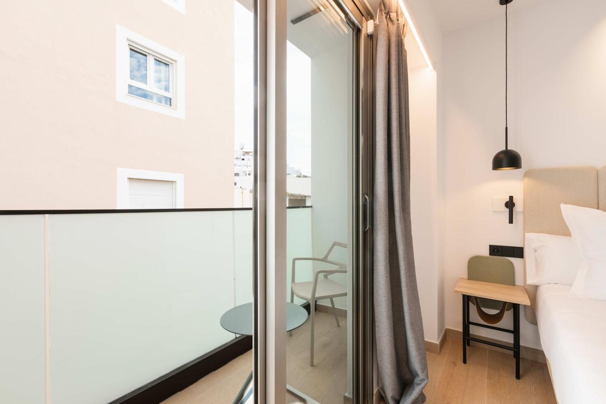 Hostal Mari San Antonio  Ngoại thất bức ảnh