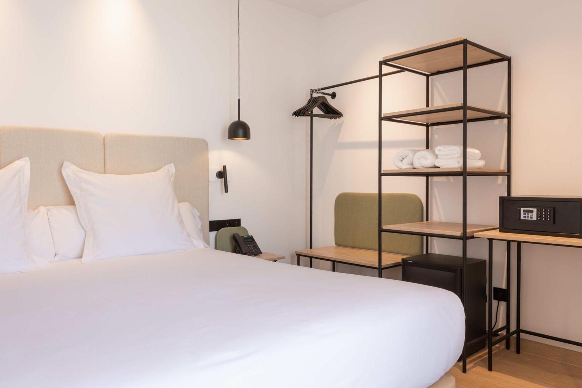 Hostal Mari San Antonio  Ngoại thất bức ảnh