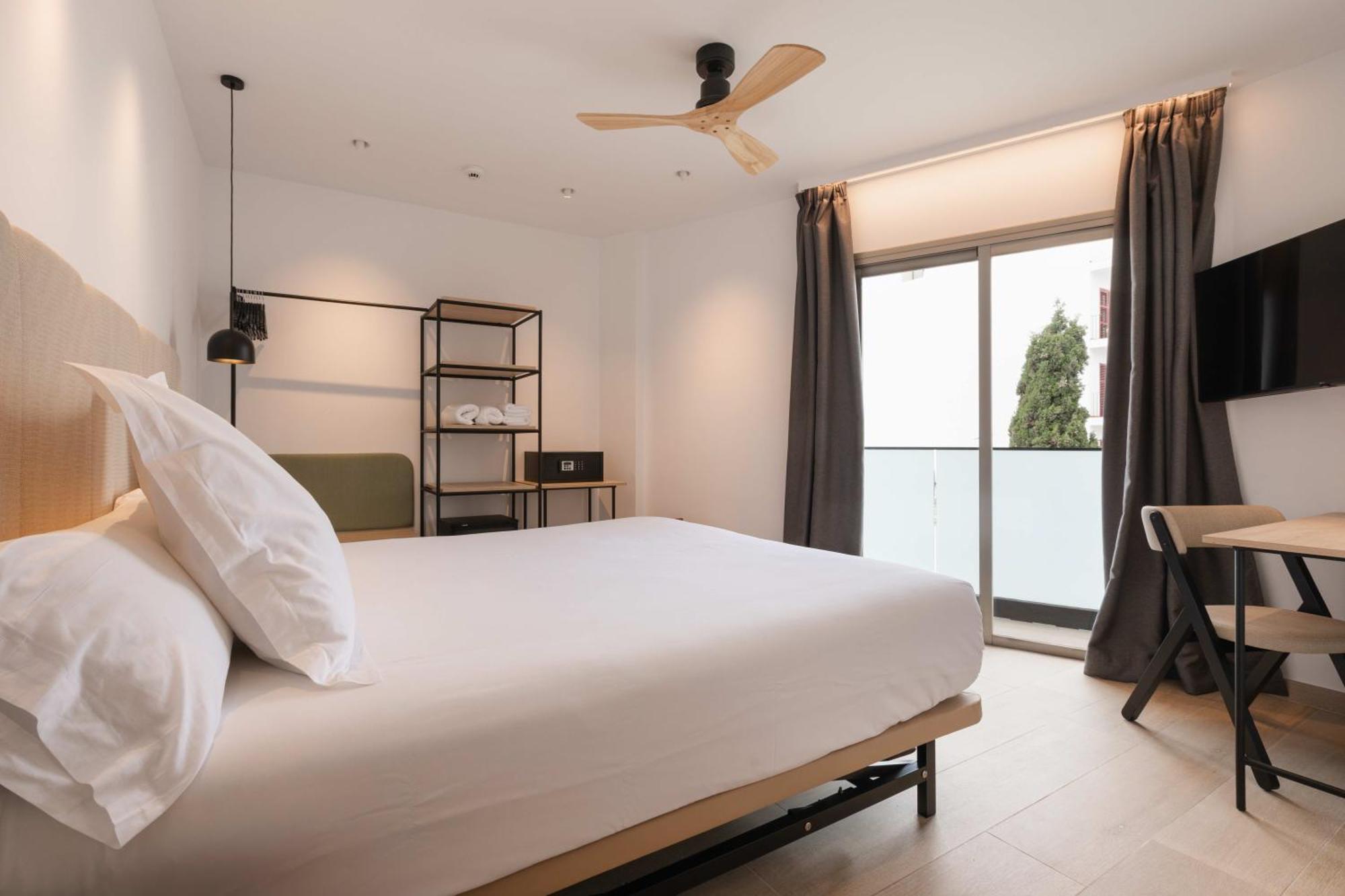 Hostal Mari San Antonio  Ngoại thất bức ảnh